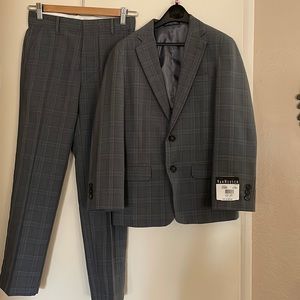 Boys Plaid Suit Van Heusen Gray Size 10 New